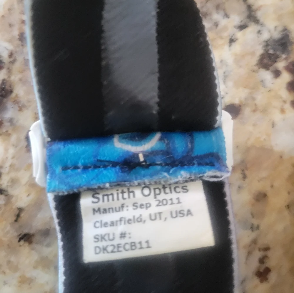 Youth Smith Optics Black and Blue Strap OS